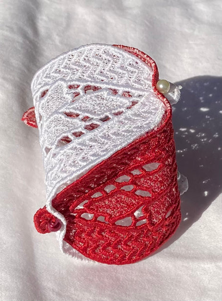 Gift Box - FSL (Free Standing Lace) Embroidered Gift Box size Small: 2.5 x 3 inch